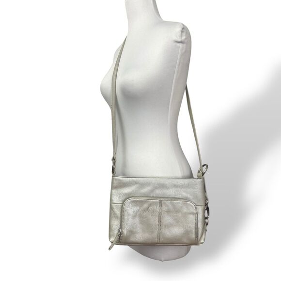 Tignanello Pebbled Metallic Silver Leather Crossbody Shoulder Bag Purse Pockets - Picture 9 of 16